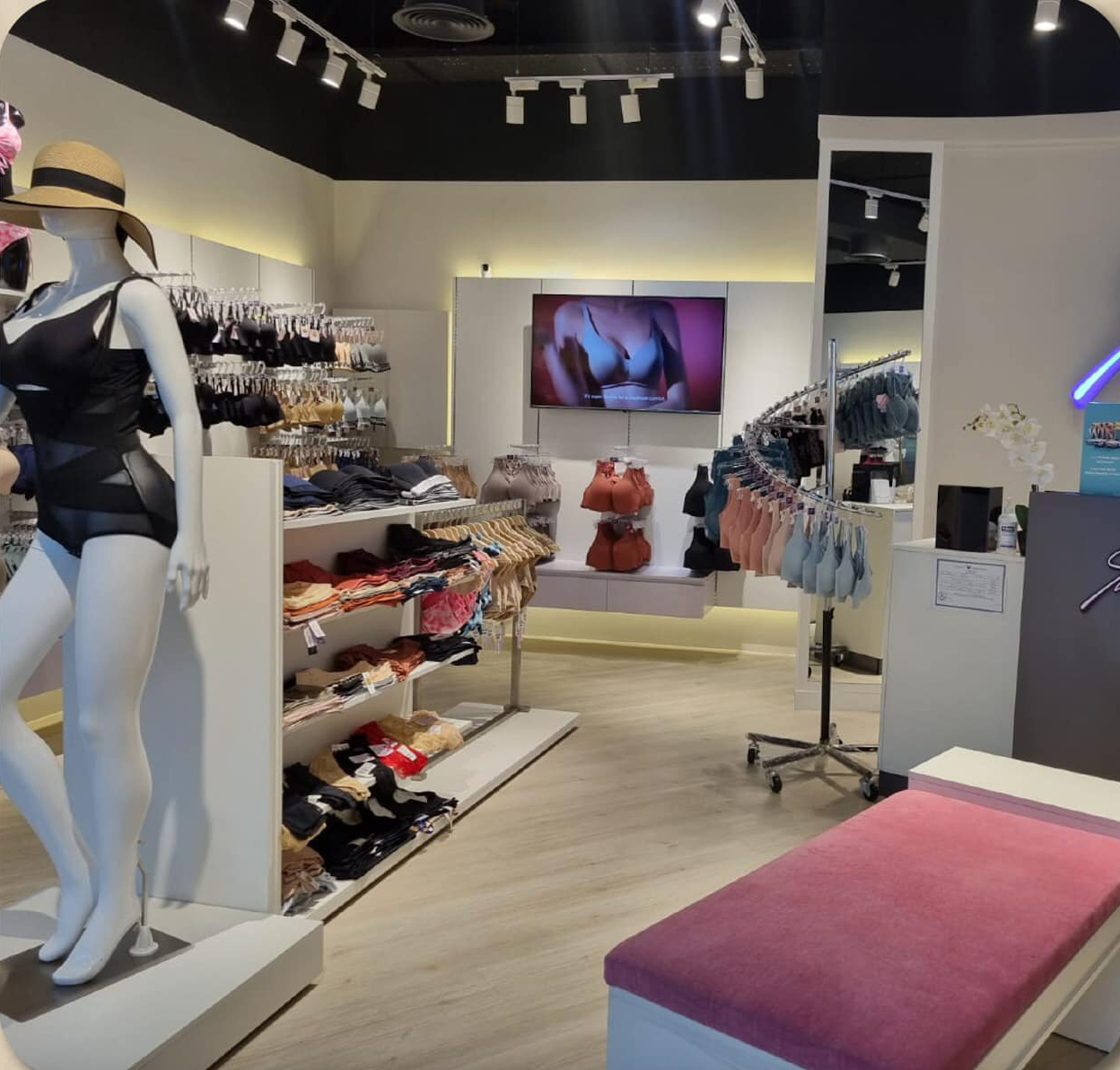 Interior & Product Display